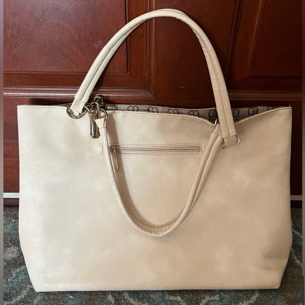 Vintage Cream Tote Bag with Structured Design Source Unknown